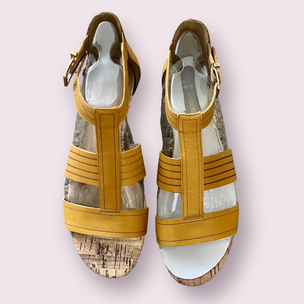 Naturalizer Yellow Sandals‎ size 9.5 NWT